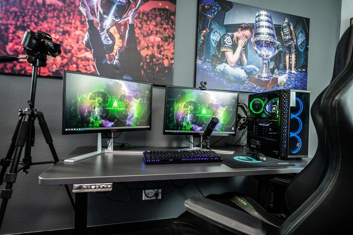Multi-monitor review workstation with streaming equipment